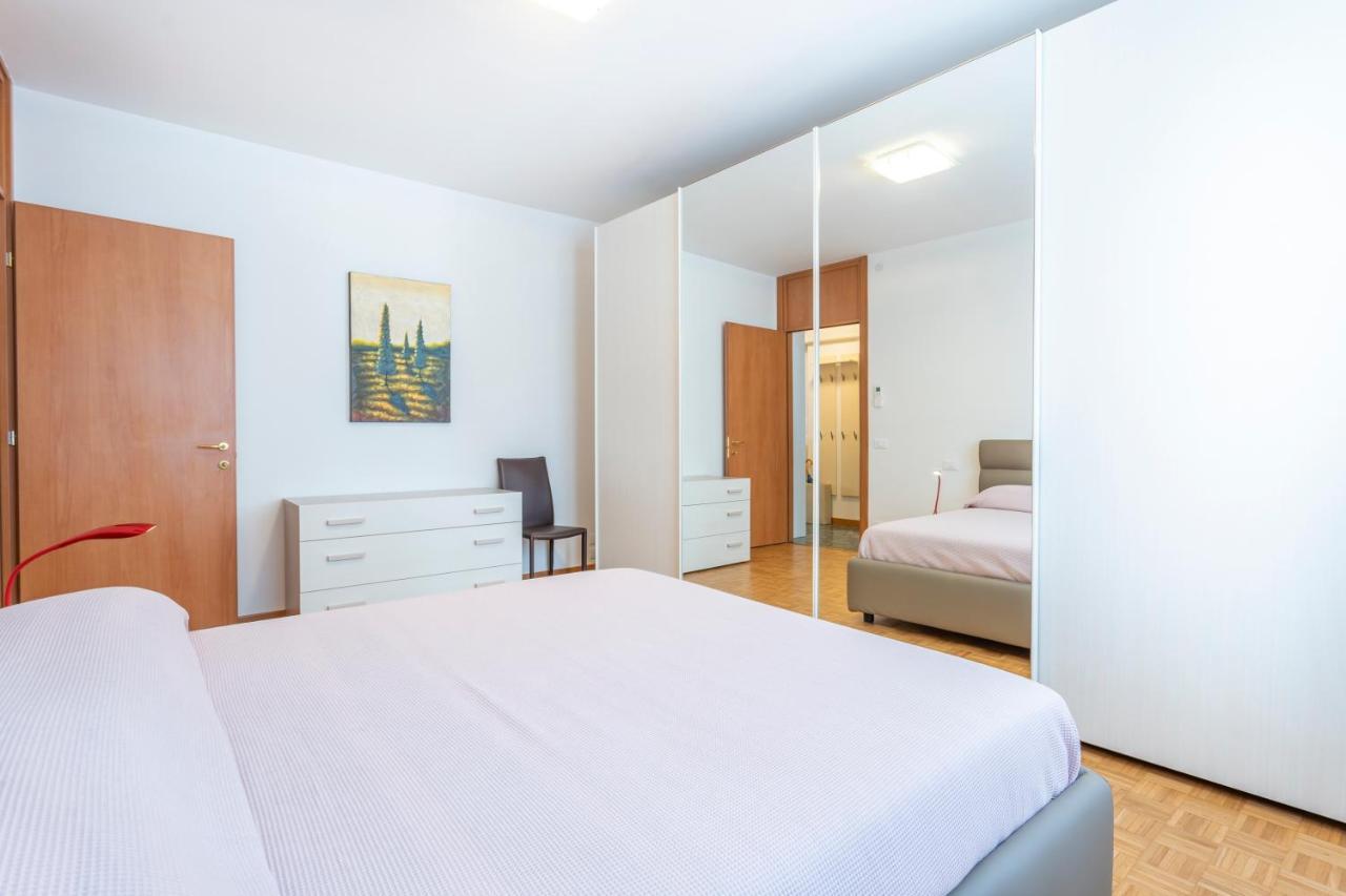 Udine Palazzo D'Aronco Modern Apartment ภายนอก รูปภาพ