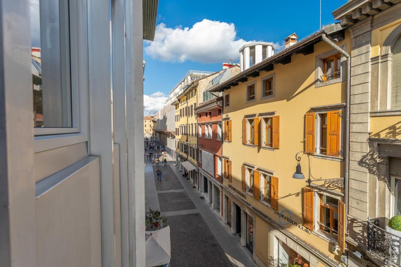 Udine Palazzo D'Aronco Modern Apartment ภายนอก รูปภาพ